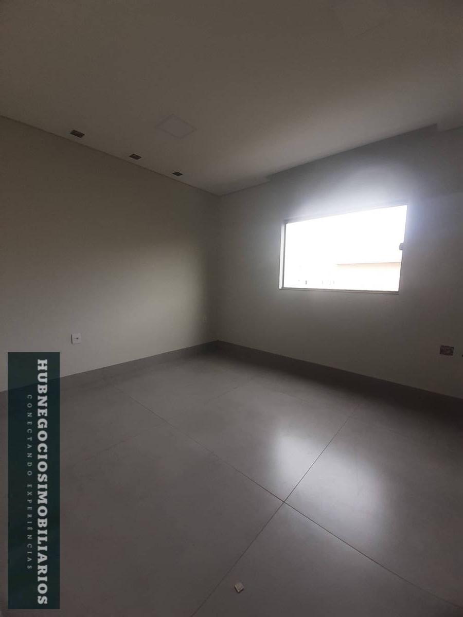 Casa à venda com 4 quartos, 240m² - Foto 14